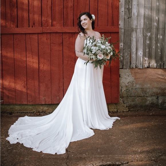 Essense of Australia Stella York 6786 wedding gown ivory - Picture 3 of 9